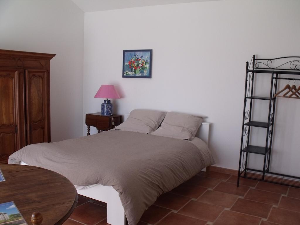 Domaine De La Marseillaise Apartment La Crau Ruang foto
