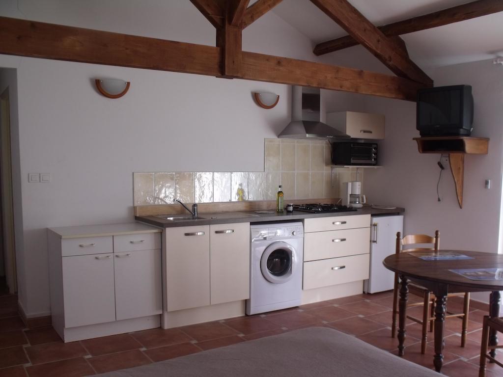 Domaine De La Marseillaise Apartment La Crau Ruang foto